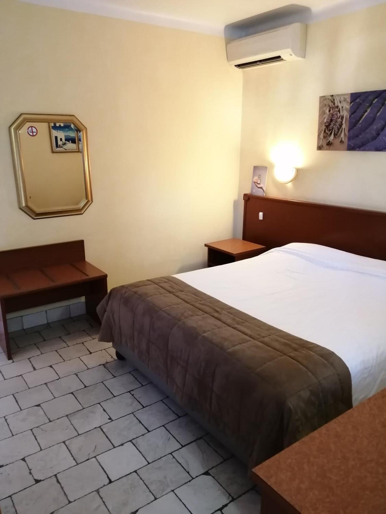 Auberge Les Aromes Grasse Kültér fotó