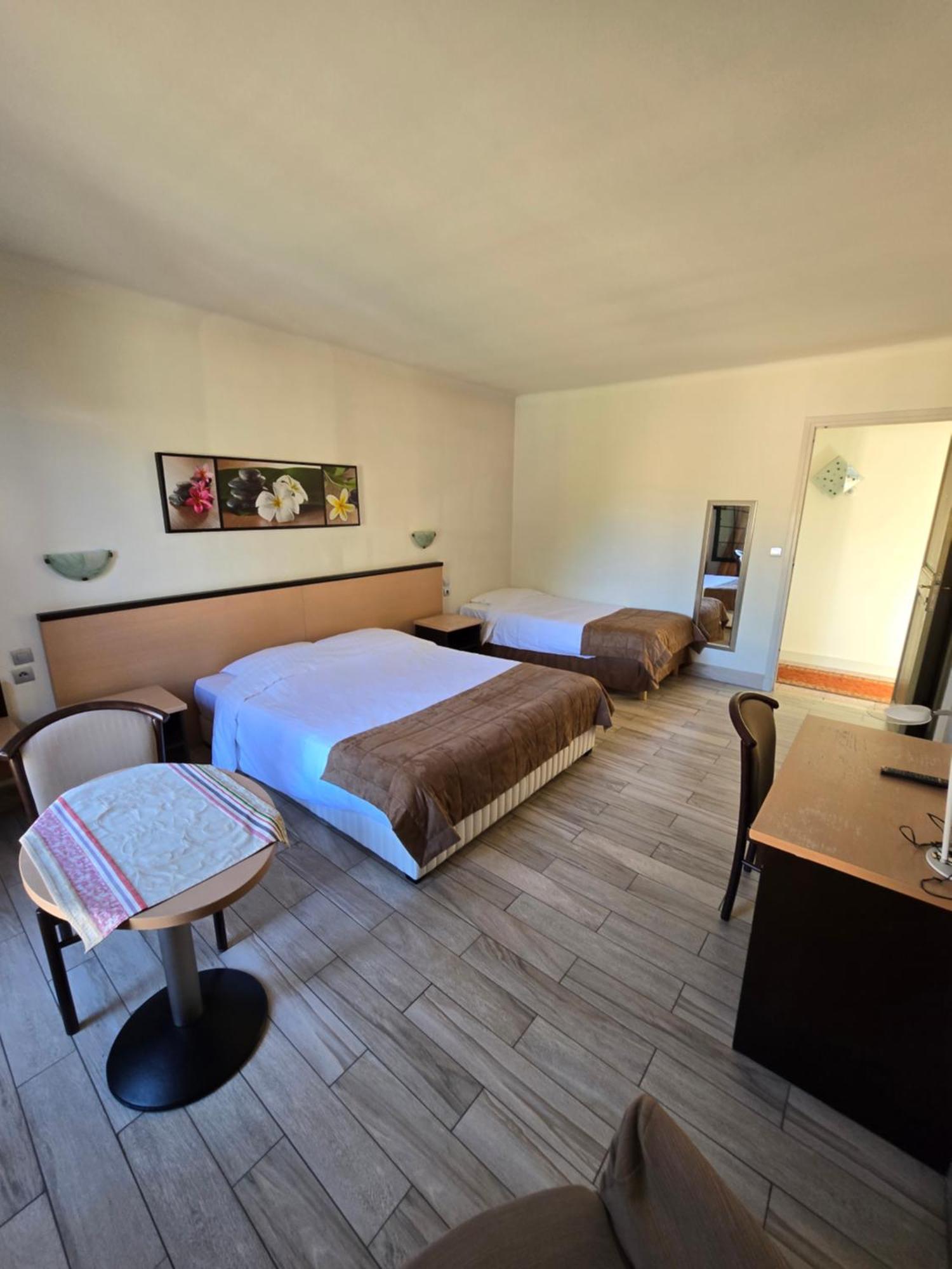 Auberge Les Aromes Grasse Kültér fotó